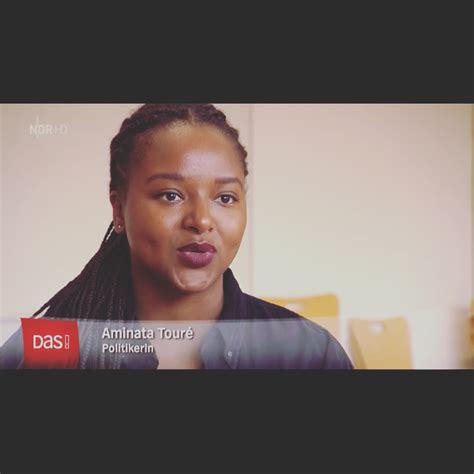 Bleiben wollte er eigentlich nur, bis er die deutschen verstanden hat. Aminata bei Das!Rote Sofa beim NDR - Aminata Touré