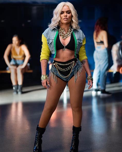 Karol g from colombia made the song el barco available to public as a part of the album kg0516. KAROL G on Instagram: "-> En el Punto G" | Fotos ...