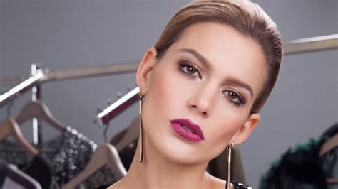 A műsorvezető párja mészáros lőrinc. Megvannak a 2019-es év GLAMOUR Women of the Year jelöltjei ...