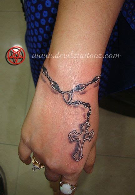 In reality, rosary tattoos around the neck are easily one of the most popular styles among males lately. rosary tattoo 3d - Google keresés | Tetoválás, Kéz ...