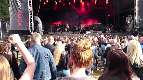 Krokus - Eat the Rich - Live at Norway Rock 2017 - YouTube