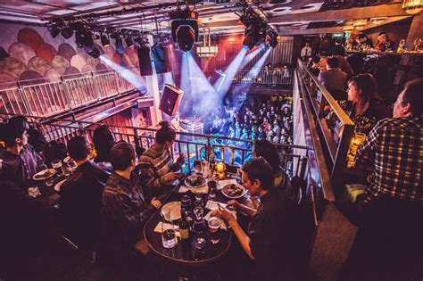 Welke plekken bieden de beste bars & clubs in greater london voor reizigers met een budget? Jazz Cafe Camden | London Bar Reviews | DesignMyNight