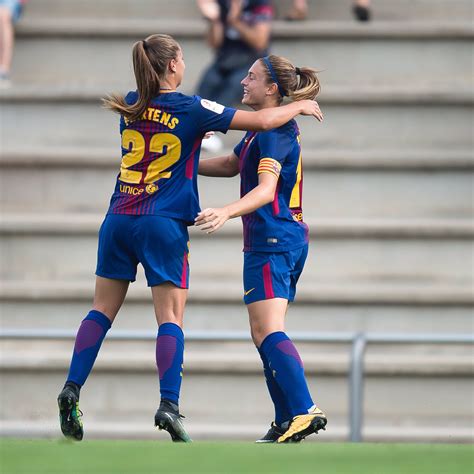 In 2019 waren we niet weg te slaan bij de tv voor het wk2019. Lieke Martens on Twitter: "3 points!! 😁 #happy #fcbfemini ...