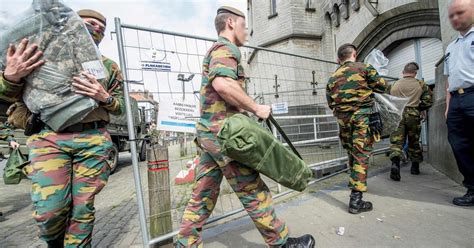 Ein soldat in belgien ist seit. Belgien: Soldaten springen als Gefängniswärter ein | kurier.at