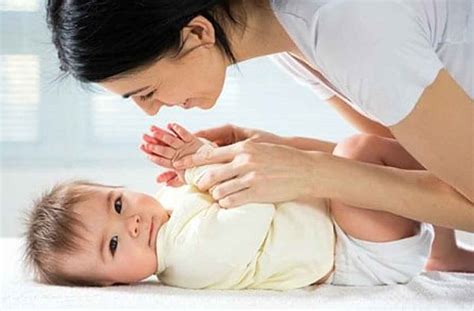 Bayi 5 bulan menunjukan perkembangan menakjubkan mulai dari bisa duduk tegak hingga berekspresi. 4 Cara Efektif Maksimalkan Perkembangan Bayi 5 Bulan ...