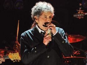 We all assume it's bob dylan's birthday, the musician jason isbell wrote on twitter, but maybe he's scorsese's most recent dylan project mixes (fantastic) restored 1970s tour footage with talking heads telling. Bob Dylan - Glendale, June 6/22/2021 at Gila River Arena ...