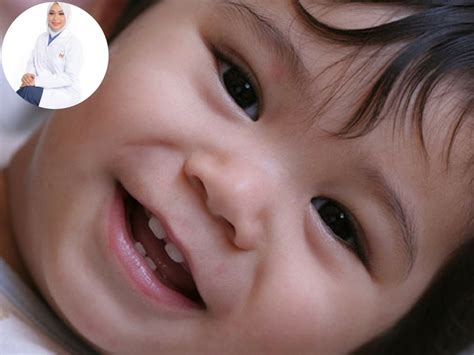 Normalnya, gigi pertama bayi mulai tumbuh saat usianya menginjak 6 bulan, diawali dengan tumbuhnya gigi seri tengah bagian bawah. Doktor Jelaskan Kekurangan Zat Makanan Dan Anak Kurang ...