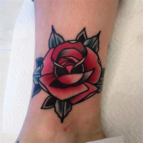 The designs are deceptively simple. Old School Tattoo Rose | Best Tattoo Ideas Gallery ...