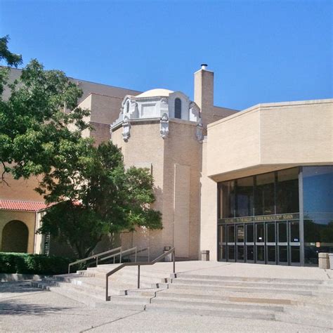 I love how easy it is to park here and to get the chance to be in fair park for something besides just the fair! The Music Hall at Fair Park - Fair Park - Dallas, TX