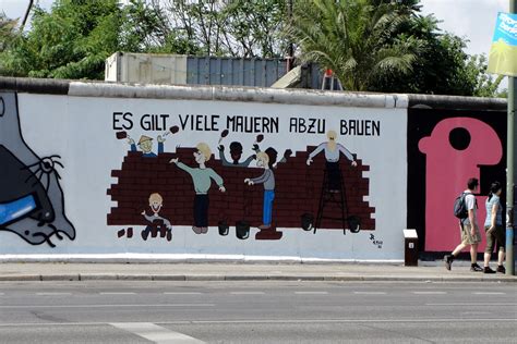 Ich bin leider jetzt nach einem jahr enttäuscht. East Side Gallery (Es gilt viele Mauern abzu bauen) | Flickr