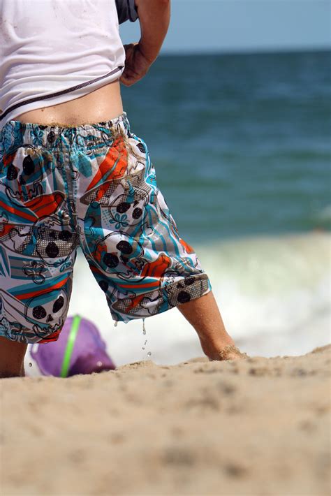 Parents whose kids are vaping often don't know what to do or where to turn for help. What do little kids do when they have to pee at the beach ...