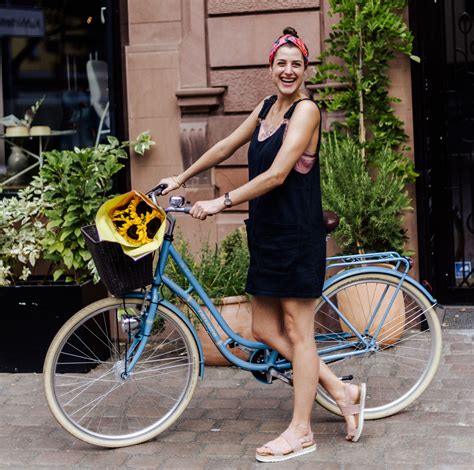 Jun 03, 2021 · capiamo quali sono i marchi francesi che stanno scrivendo lo stile delle donne parigine con le tendenze moda primavera estate 2021. Lealou.me - Food, Fitness, Health & Happiness
