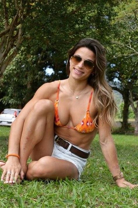 Jade fernandes barbosa (born july 1, 1991 in rio de janeiro, brazil) is a brazilian gymnast and 2008 and 2016 olympian. Ginasta Jade Barbosa posa de biquíni e ganha elogios dos ...