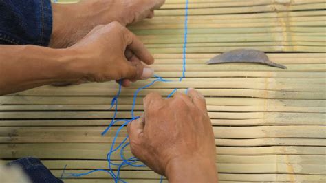 Secara definisi kerai bambu, krey bambu dan tirai bambu, merupakan bahan terbuat dari bambu yang dibentangkan sebagai penahan panas krey bambu disini saya akan menjelaskan bagaimana cara membeli kerai bambu yg bagus, mohon maaf nih bukan sedikit sok tau masalah kerai bambu. Cara Membuat Kerai Dari Bambu : Cara Membuat Tirai Bambu ...