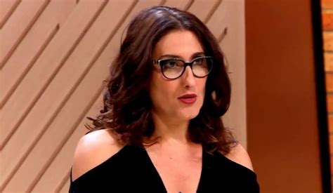 .paola carosella, jurada do programa masterchef da bandeirantes. Após sair do 'MasterChef', Paola Carosella retoma canal no ...