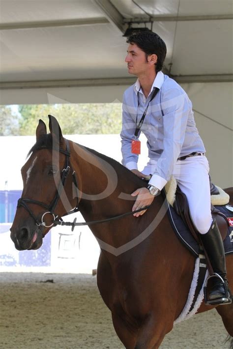 Ainsi aux jeux olympiques de 2012 à londres, la cavalier suisse steve guerdat décroche la médaille d'or individuelle en saut d'obstacles en montant le selle français nino des buissonnets 42. Steve at the Grand Palais - Steve Guerdat, swiss rider in ...