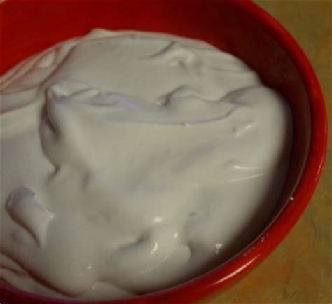 Divide the mixture into 2 separate bowls. How To Make Whipping Cream With Milk by Avocado | iFood.tv