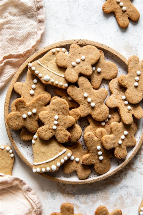 Meringue cookies from delish.com are so simple yet so divine! Gluten-free Christmas Cookies - Delight Fuel