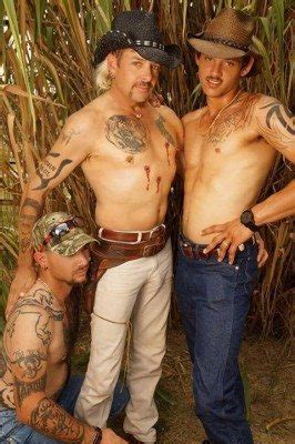 Последние твиты от joe exotic (@joe_exotic). Meet Joe Exotic. He's the owner of GW Exotic Animal Park ...