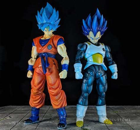 El goku super saiyan full power clásico de dragon ball z llega a sh figuarts en mayo de 2021, esta figura tiene un tamaño de 14 cm aproximadamente e. SHF Super Dragon Ball Heroes Capsule Corp Goku and Vegeta ...