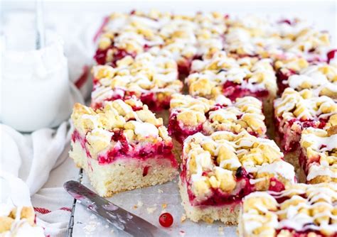 Mit diesem rezept backen sie den kuchen auch zu hause Johannisbeer-Streusel-Kuchen vom Blech | Meine Kuechenschlacht