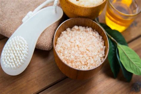 Baking powder can be harmful to individuals with skin issues and should not be used for bathing. 25 Natural Home Remedies For Diaper Rash In Babies