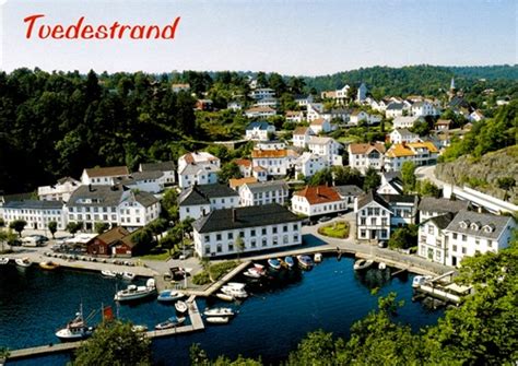 Vi har valgt ut 6 «padleperler», kajakkopplevelser, spredt langs kysten av sørlandet. I ♥ snail mail: Postcard #20: Tvedestrand—Norway