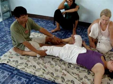 Every time i now have a male masseuse, i feel like i don't know what's going to happen. Pichest Boonthumme teaching Thai massage in Chiang Mai ...