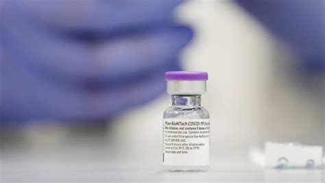 Over two hundred thousand people have died in the united states and nearly a million worldwide. Un farmacéutico recibe accidentalmente 4 dosis de la ...