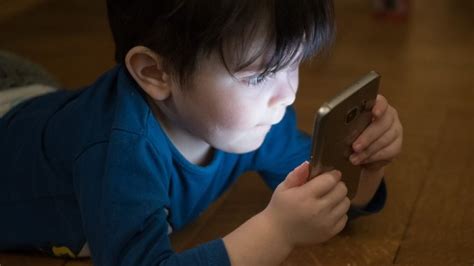 Ein zu hoher bmi schadet der gesundheit. Handy für Kinder - Ab wann ist ein Handy für mein Kind ...