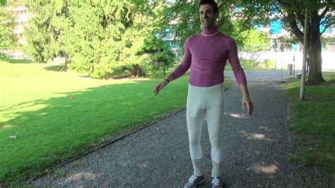 Tips and tricks to prevent camel toe from awkwardly appearing in your pants. Prancercise mit SRF 3 - YouTube