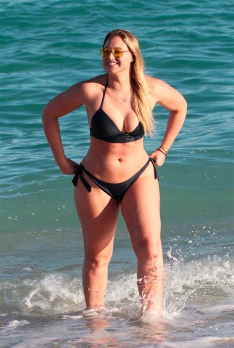 Perfectly hot sexting messages for turning him and her on. Plus-size model Iskra Lawrence is the picture of body ...