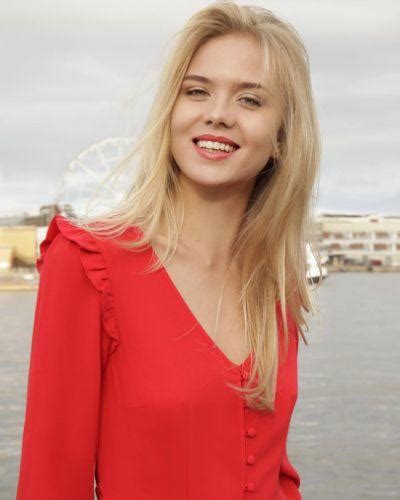 It's an obvious feminine feature. Why are Finnish girls so attractive? - GirlsAskGuys