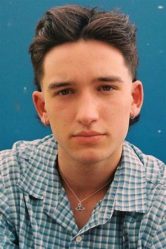 Стрижка мужская бока убрать Мужские прически волосы русые волосы: какая подойдет мужская стрижка, фото Мужские прически волосы русые волосы: какая подойдет мужская стрижка, фото Стрижка мужская бока убрать