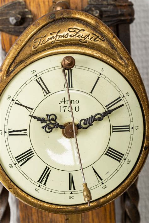 We did not find results for: "Tempus Fugit" Sägeuhr, Ziffernblatt bez.: "Anno 1750 ...