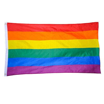 Ich glaube der titel sagt alles ich muss eine lgbt flagge im laden kaufen(wegen csd) ich weiß. Regenbogenfahne LGBT Regenbogen Flagge Fahne Lesben Gay ...