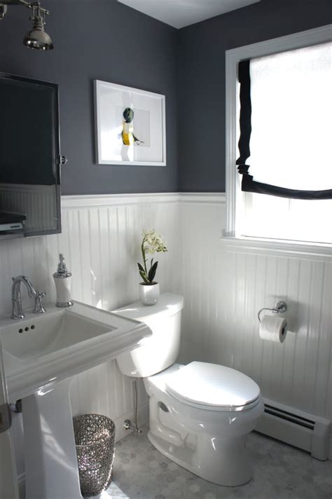 Rental bathrooms are as stylish and decorative as you want them to be! Decorating Ideas: 10 Bathrooms With Beadboard Wainscoting ...