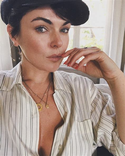 Серинда джи суон родилась 11 июля 1984 года в ванкувере, канада. Serinda Swan : Celebs