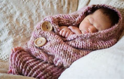 Fast project in bulky yarn and suitable for beginners. Knitted Baby Cocoons Free Patterns You Will Love | Baby ...