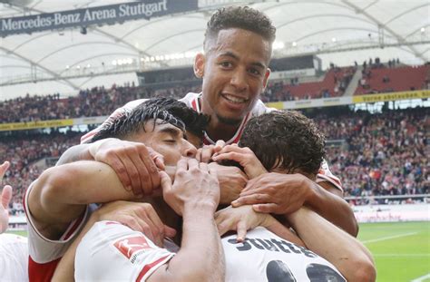 Dennis aogo is a highly regarded colleague and an excellent expert and we're very glad to have dennis aogo in action for stuttgart against hertha berlin in 2019. Dennis Aogo: Ex-Nationalspieler sieht HSV gegen VfB ...