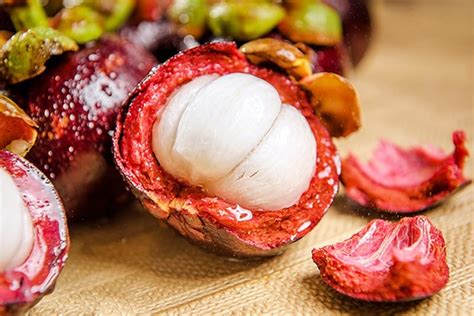 Regularly consuming it may help lower your risk of having the common cold and flu, plus it can help you bounce back so much faster from an. How to Make Mangosteen Peel Tea (And Reasons to Drink It ...