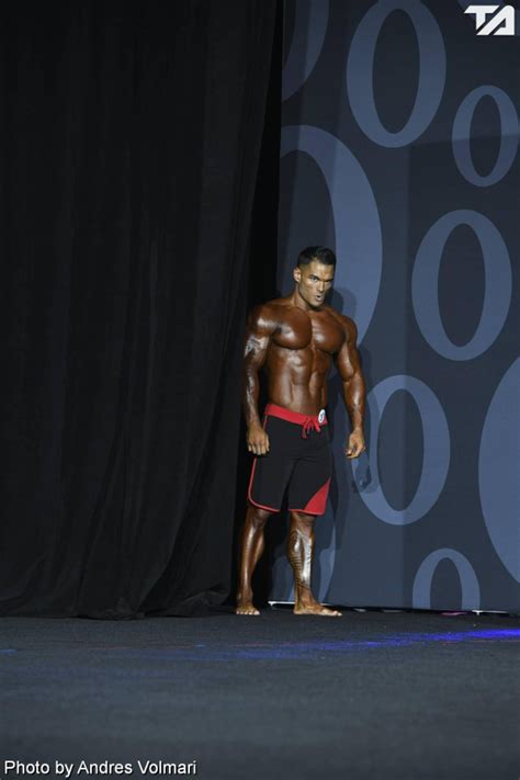 Body building guide for men: Jeremy Buendia - Bodybuilder Beautiful Competitors