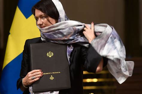 We did not find results for: Handelsminister Ann Linde bar slöja i Iran - väcker debatt ...