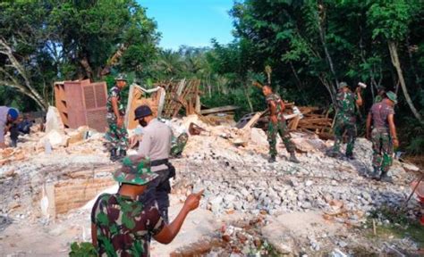 Berikut beberapa foto bangunan yang rusak imbas gempa, kiriman netter dan bpbd daerah. 5 Berita Terpopuler Hari Ini: Gempa Besar di Malang Bisa ...