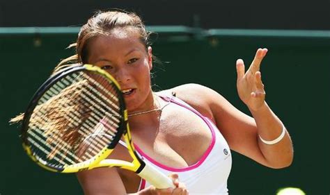 06.10.00, 20 years matches total: Tara Moore goes down bravely after pushing Vera Zvonareva ...