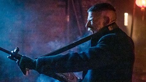 Centered on a gang who sew razor blades in the peaks of their caps, and their fierce boss tommy shelby. BBC One - Peaky Blinders, Series 5, The Shock