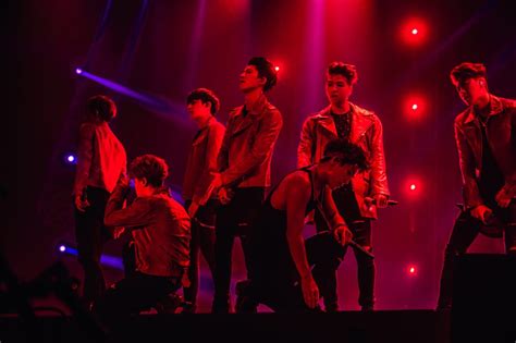 Ikon continue tour 2018 in manila opening songs: SINGAPORE SINOSIJAK Showtime! iKON gives fans a good ...
