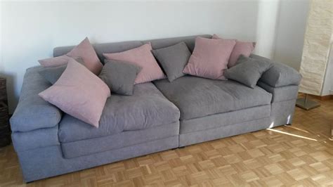 Big sofas sind die riesen unter den sitzmöbeln: Big Sofa Nancy grau mit vielen Kissen | Kaufen auf Ricardo