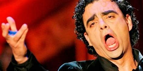 Quod in corde sobrii, id est in lingua ebrii. Le ténor Rolando Villazon réduit au silence jusqu'à fin 2009