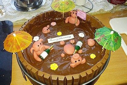 Also musste ich das nachmachen. Schweinchen im Matschkübel-Torte von Angelkassel ...